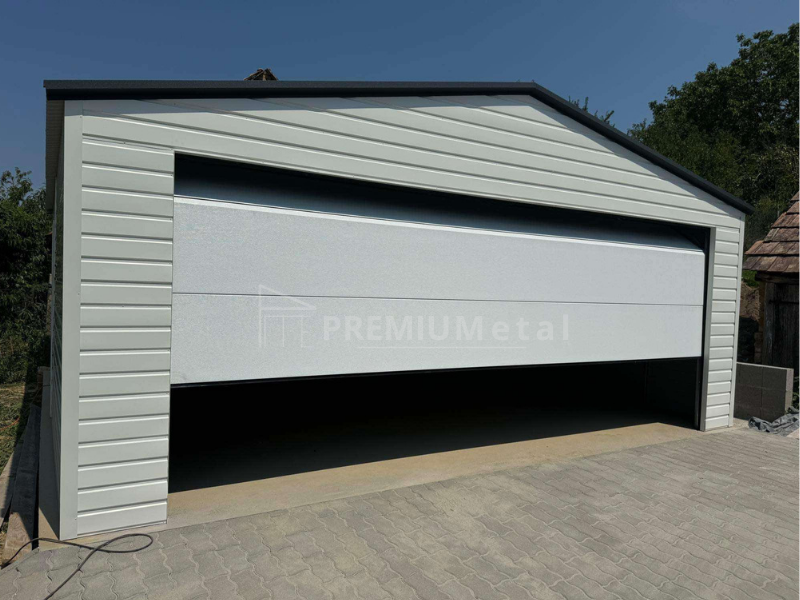 4 Garaż blaszany 6m x 6m z bramą segmentową - obrazek 1