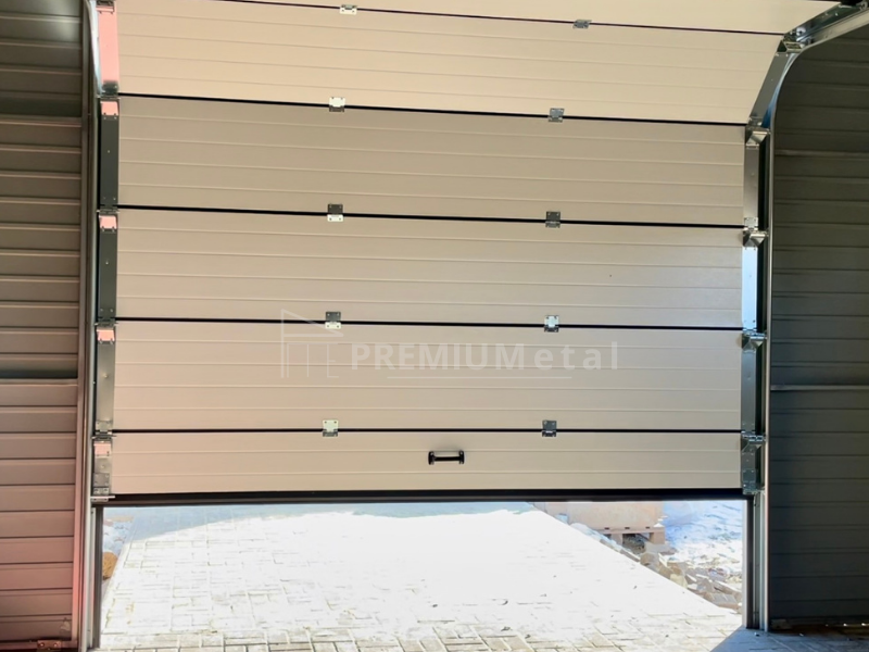 9 Garaż blaszany 8m x 6m z bramą segmentową - obrazek 3